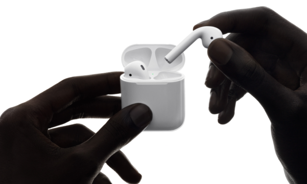 Apple проучва проблема с произволното изключване на AirPods по време на разговор