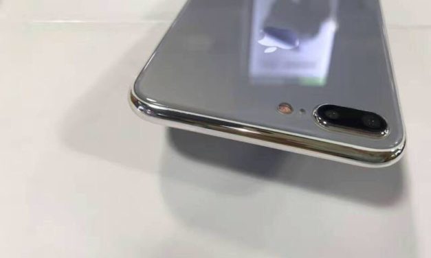 Макети на iPhone 7s Plus показват стъклен корпус