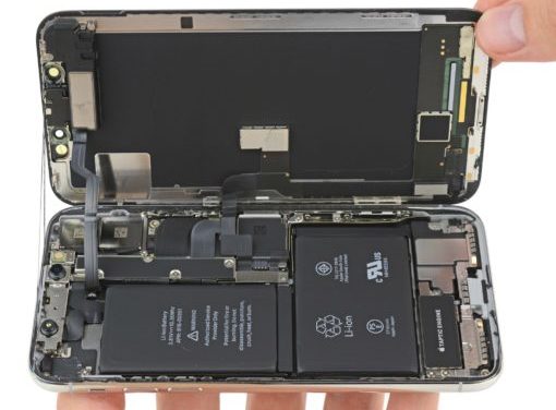 iPhone X всъщност има две платки и две батерии