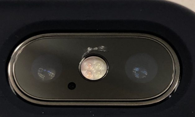 Все повече потребители се оплакват от лесно спукване на обектива на камерата на iPhone X