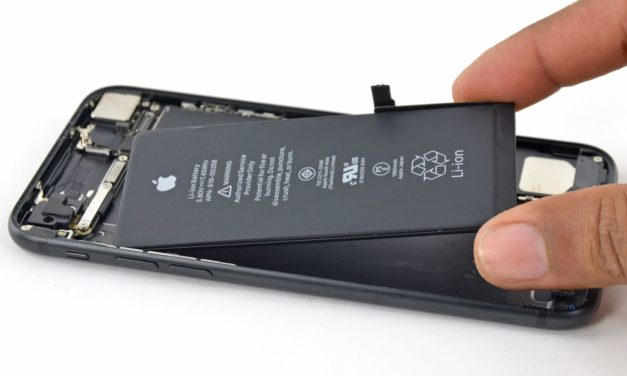 Apple: Искаме да гарантираме, че замяната на батериите e извършена правилно!