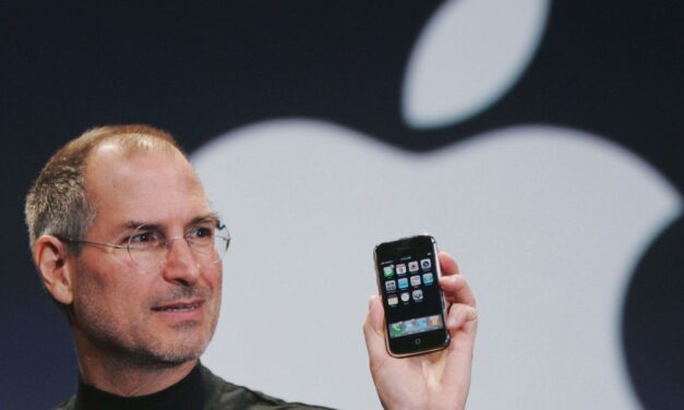Apple е разработвала iPhone nano преди повече от 10 години