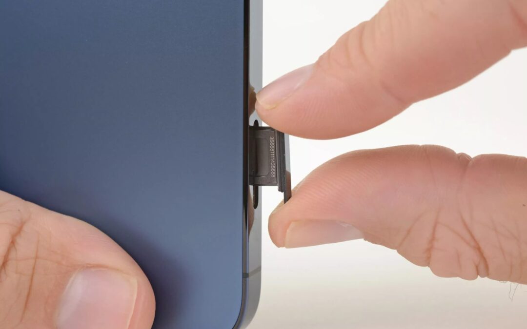 Apple може да се откаже от физическата SIM карта още с iPhone 14