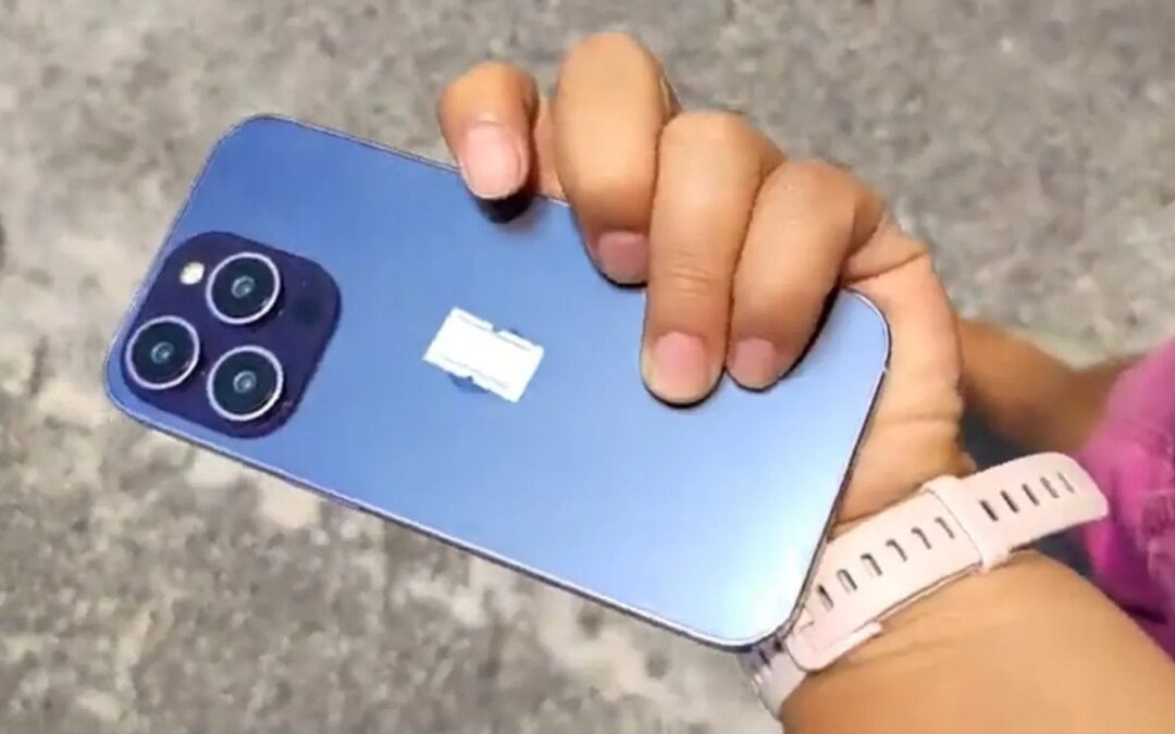 Непотвърден източник твърди, че това е новият лилав iPhone 14 Pro