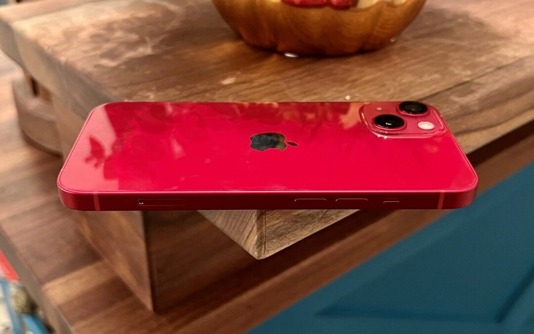 Потребителите увеличават времето за употреба на стария си iPhone